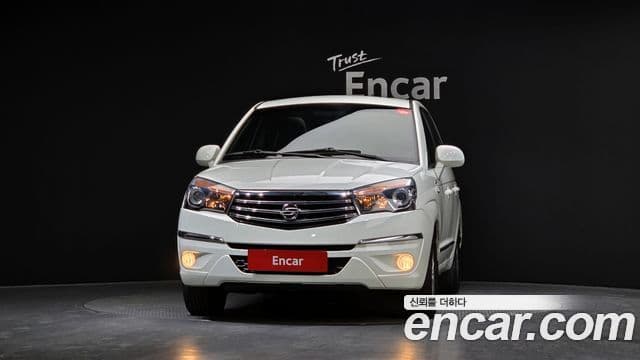 KG모빌리티(SsangYong) Korando 투리스모 4WD LT 11인승, 2014 3