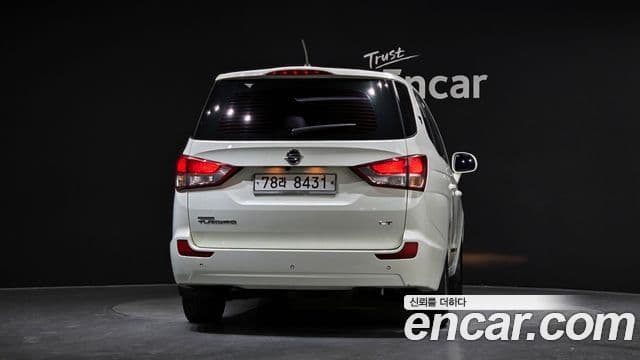 KG모빌리티(SsangYong) Korando 투리스모 4WD LT 11인승, 2014 4