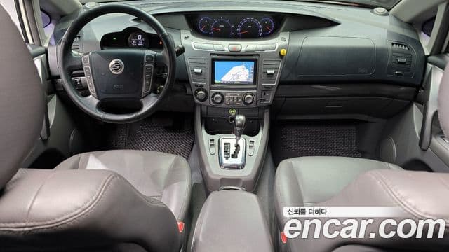 KG모빌리티(SsangYong) Korando 투리스모 4WD LT 11인승, 2014 7