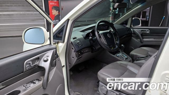 KG모빌리티(SsangYong) Korando 투리스모 4WD LT 11인승, 2014 11