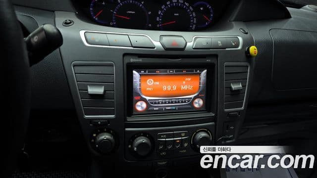 KG모빌리티(SsangYong) Korando 투리스모 4WD LT 11인승, 2014 16