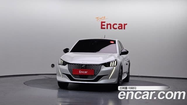 Peugeot e-208 2세대 GT, 2022 3