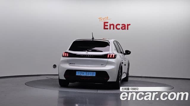 Peugeot e-208 2세대 GT, 2022 4