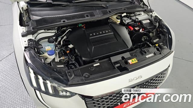 Peugeot e-208 2세대 GT, 2022 6