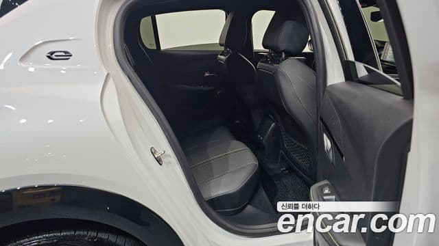 Peugeot e-208 2세대 GT, 2022 12