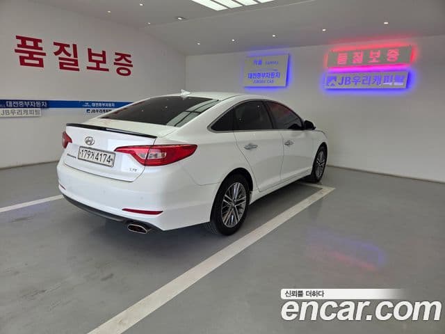 Hyundai LF Sonata Premium, 2016 6