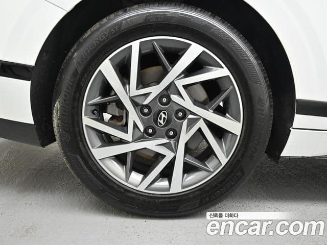 Hyundai Grandeur (GN7) люксовая версия, 2023 все фото