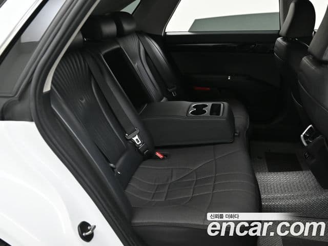 Hyundai Grandeur (GN7) люксовая версия, 2023 12