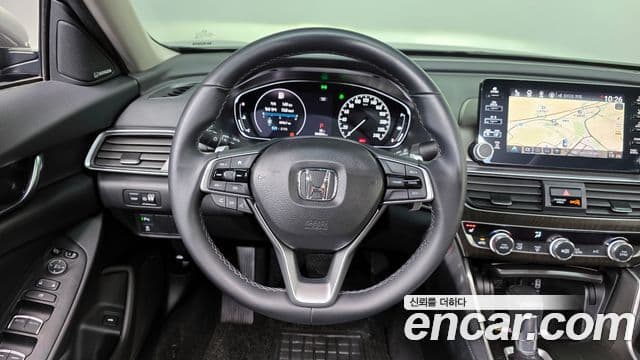 Honda Accord 10세대 1.5 турбо, 2018 13