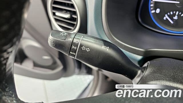 Hyundai Kona Modern Art, 2019 18