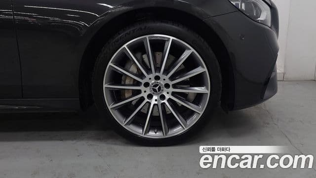 Mercedes-Benz E-класс W213 AMG Line, 2022 все фото