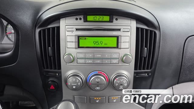 Hyundai Grand Starex CVX Luxury, 2016 16