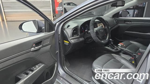 Hyundai Avante AD 1.6 GDI Value Plus, 2017 11