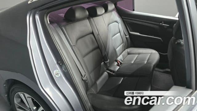 Hyundai Avante AD 1.6 GDI Value Plus, 2017 12