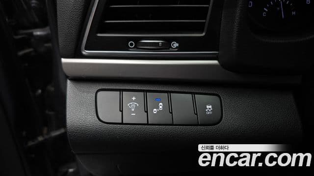 Hyundai Avante AD 1.6 GDI Value Plus, 2017 17