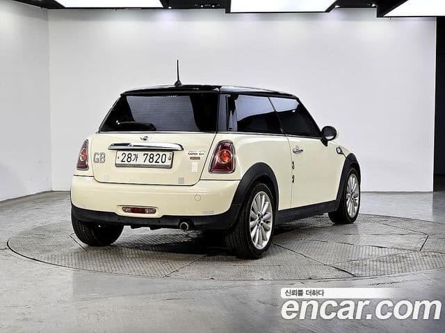 Mini Cooper SE, 2012 4