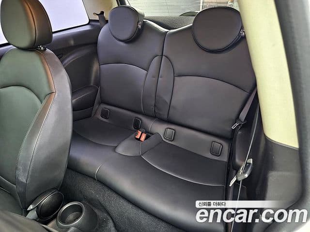 Mini Cooper SE, 2012 8