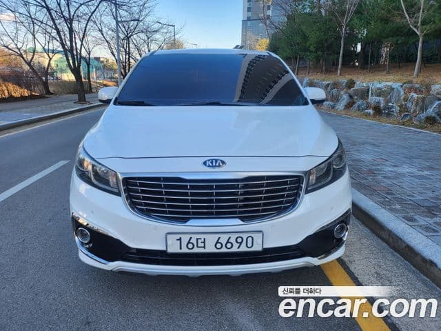 Kia All New Carnival Prestige, 2015 3