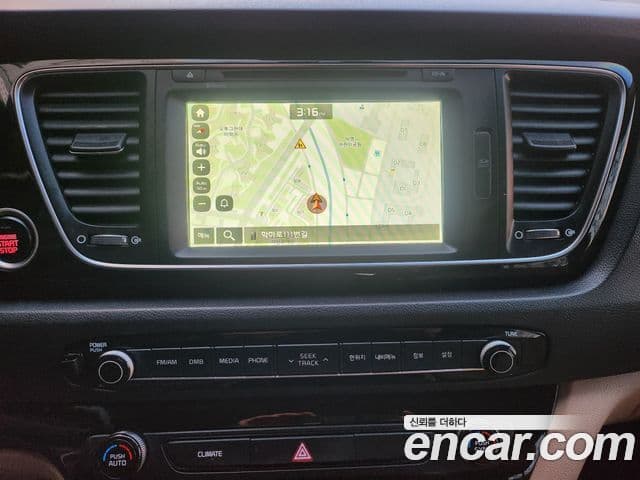 Kia All New Carnival Prestige, 2015 11