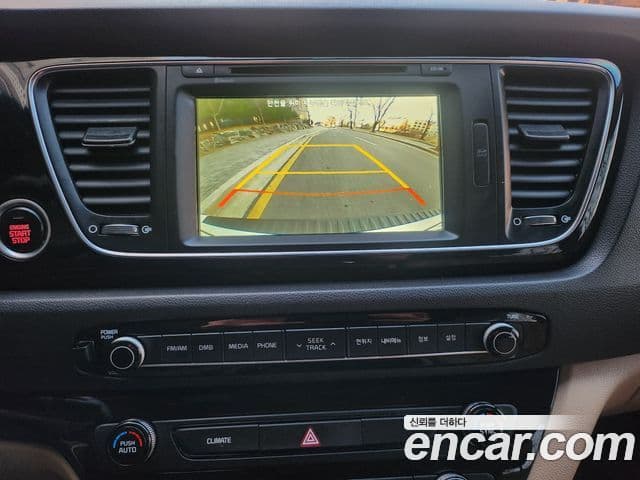 Kia All New Carnival Prestige, 2015 12