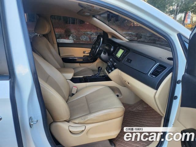 Kia All New Carnival Prestige, 2015 14