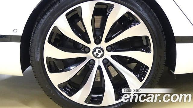 Bentley Flying Spur 3세대 4.0 Azure, 2023 14