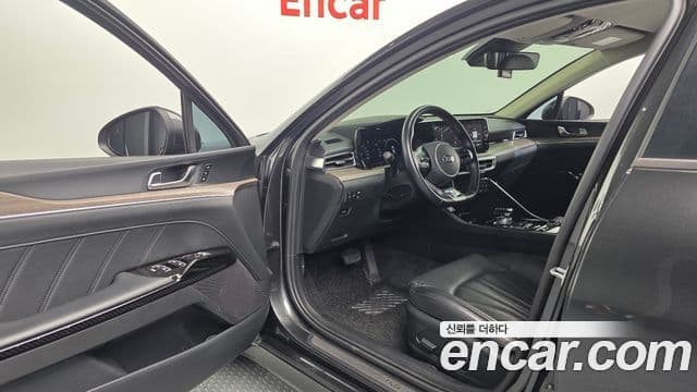 Kia K5 3세대 Signature, 2021 10