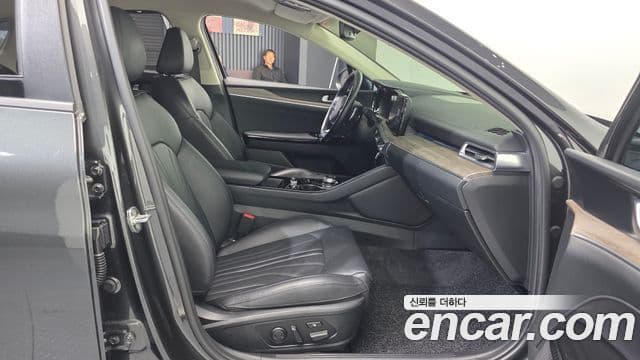 Kia K5 3세대 Signature, 2021 11