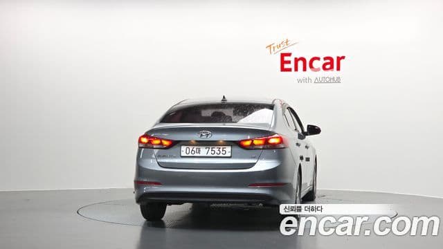 Hyundai Avante AD Style, 2018 4