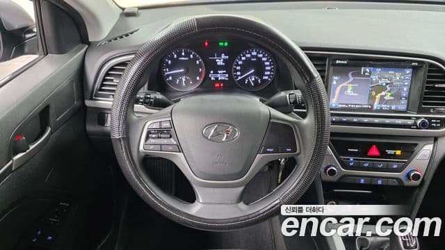 Hyundai Avante AD Style, 2018 13