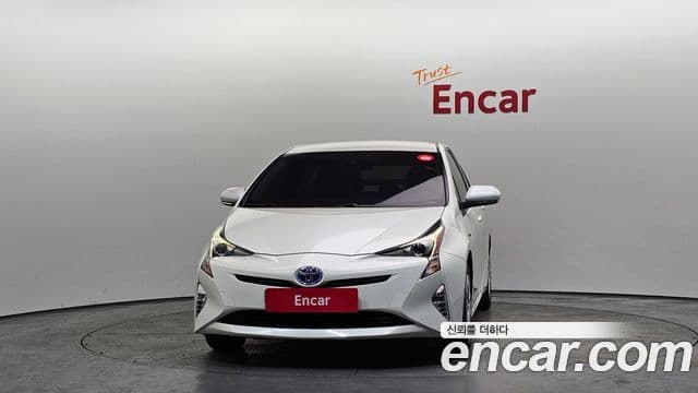 Toyota 프리우스 4세대 1.8 E, 2016 3
