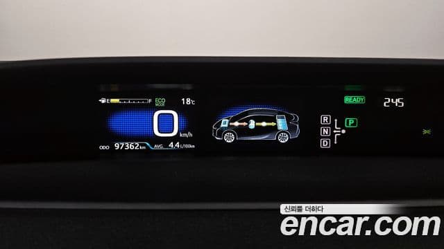 Toyota 프리우스 4세대 1.8 E, 2016 8