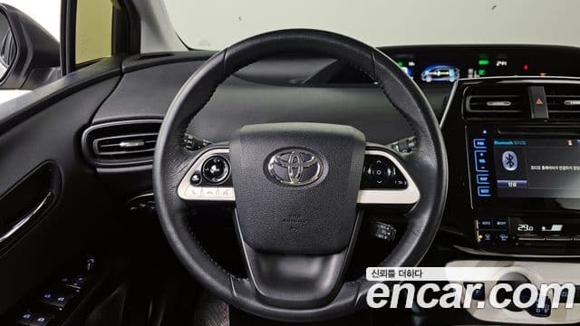 Toyota 프리우스 4세대 1.8 E, 2016 13