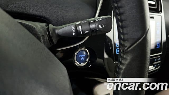 Toyota 프리우스 4세대 1.8 E, 2016 15