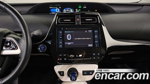 Toyota 프리우스 4세대 1.8 E, 2016 16