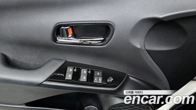 Toyota 프리우스 4세대 1.8 E, 2016 19