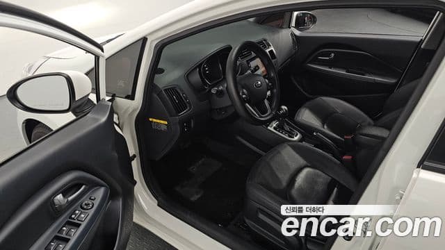 Kia All New Pride Deluxe, 2014 11