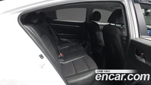 Hyundai Avante AD 1.6 GDI Value Plus, 2017 12