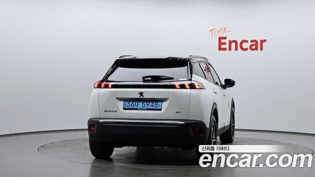 Peugeot e-2008 2세대 EV GT, 2023 4