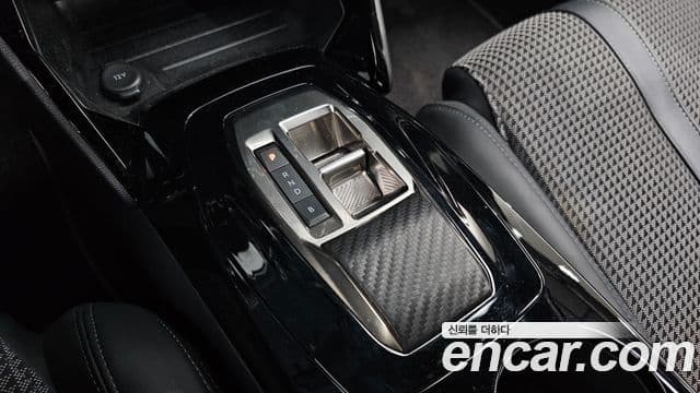 Peugeot e-2008 2세대 EV GT, 2023 9