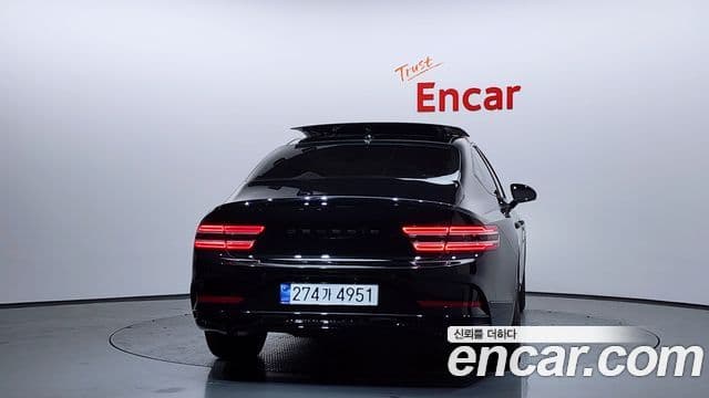 Genesis G80 (RG3) чёрный, 2026 4