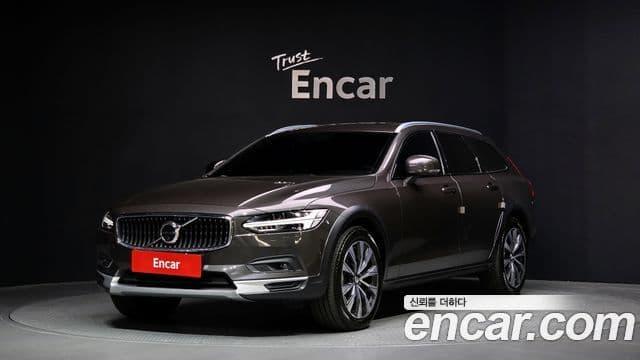 Volvo V90 Cross Country B5 Pro AWD, 2021 1