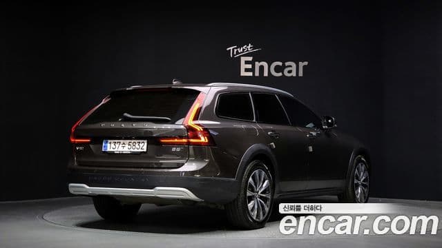 Volvo V90 Cross Country B5 Pro AWD, 2021 2