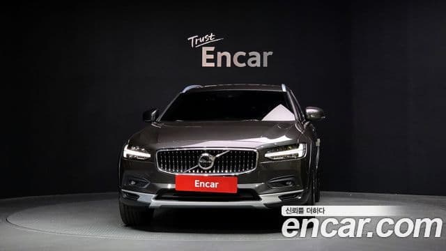 Volvo V90 Cross Country B5 Pro AWD, 2021 3