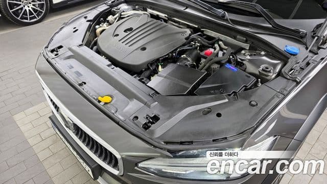 Volvo V90 Cross Country B5 Pro AWD, 2021 6