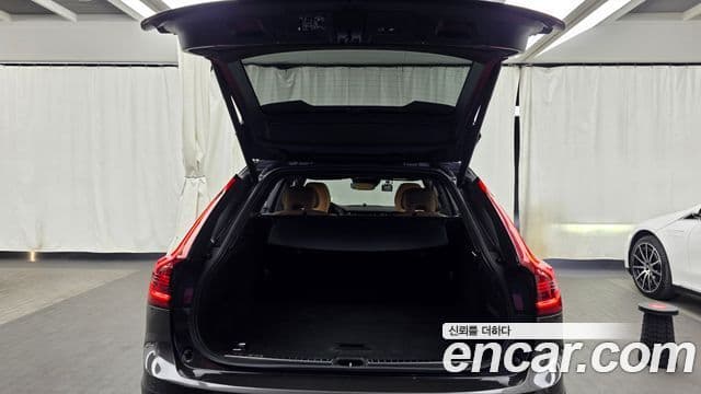 Volvo V90 Cross Country B5 Pro AWD, 2021 20