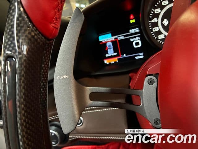 Ferrari 488 스파이더, 2019 12