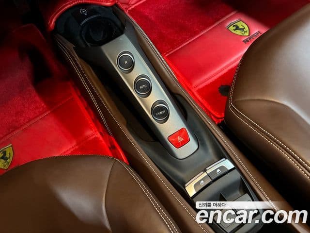 Ferrari 488 스파이더, 2019 16