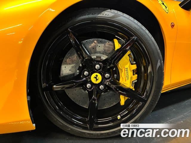 Ferrari 488 스파이더, 2019 20