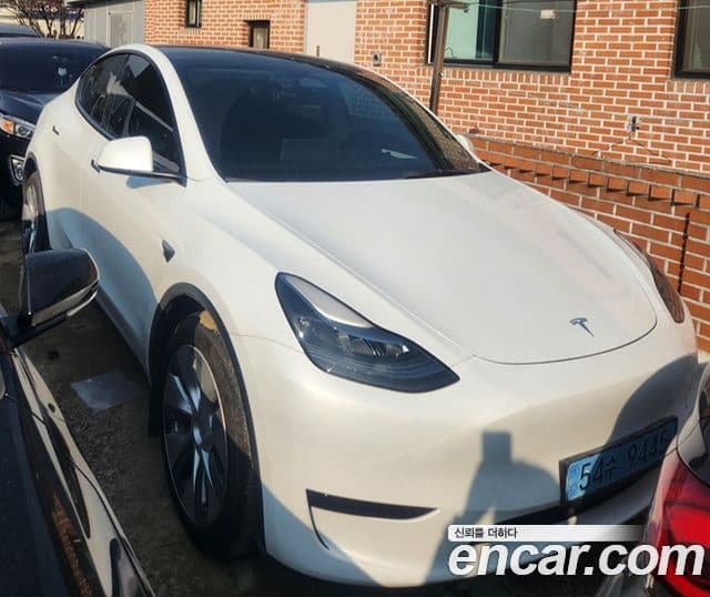 Tesla модель Y, 2024 1